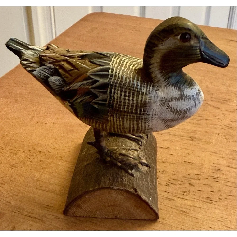 VINTAGE HAND Carved & Painted Wooden Hen Pintail Decoy Statute ON LOG 4